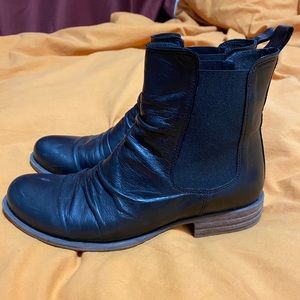 Miz Mooz Lissie Bootie size 6.5